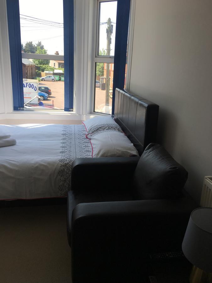 Elris Essex House Hotel แคลกตัน-ออน-ซี ภายนอก รูปภาพ
